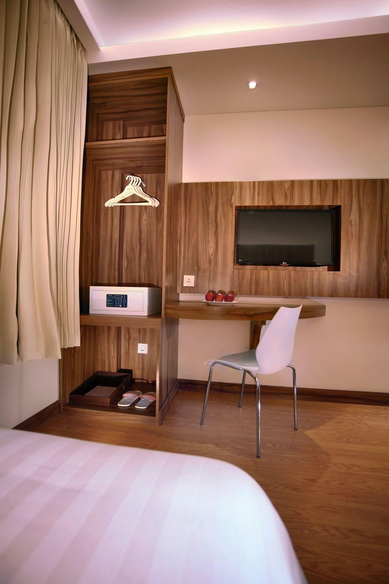 Favehotel Ltc Glodok Джакарта Екстериор снимка